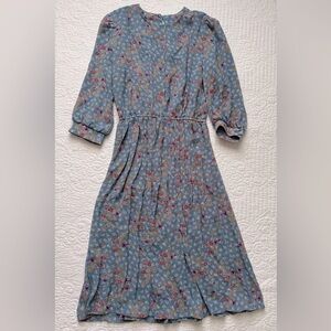 Beautiful vintage flower print pleaded midi dress